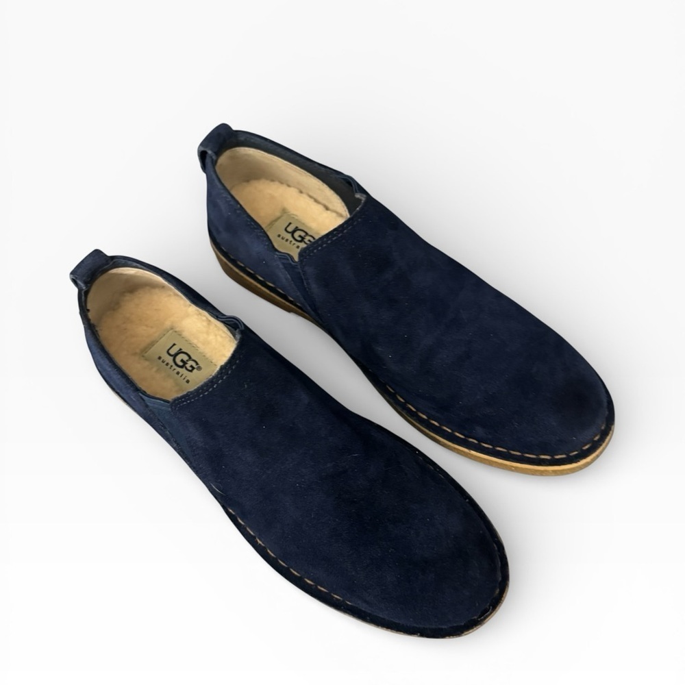 UGG Camellia slip-on loafers in a navy blue Size 9